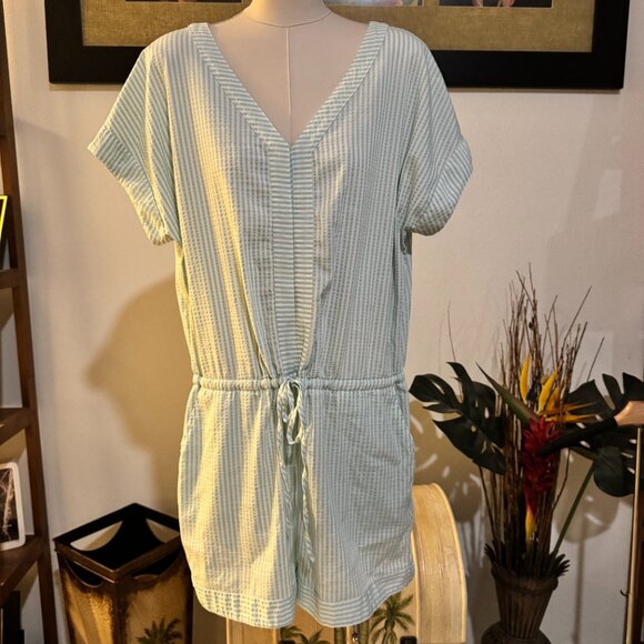 Vineyard Vines NWT Seersucker Short Sleeve Romper Retail $118 Aqua Blue White M - Picture 2 of 9